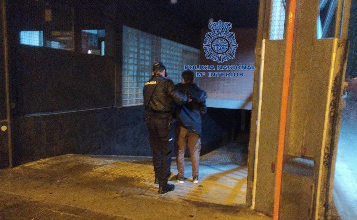 Arrestados Tres Jóvenes En Murcia Por Robar En Seis Vehículos | La Verdad